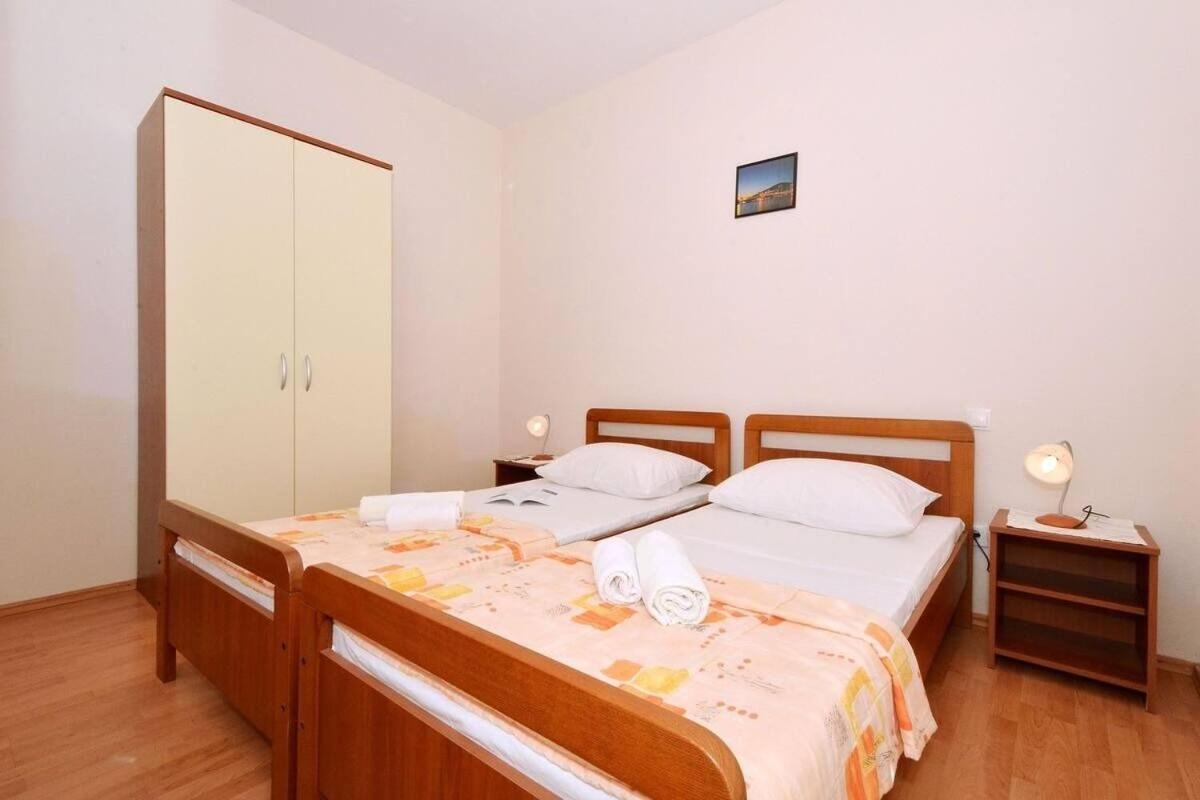 Apartments Sima Трогір Екстер'єр фото
