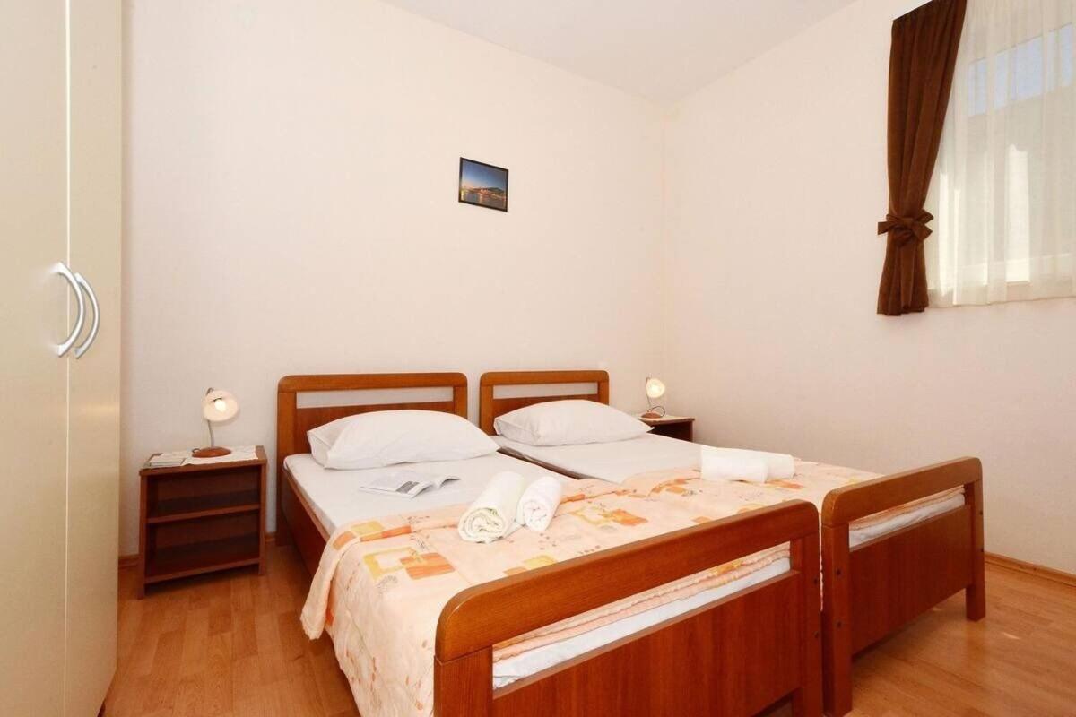 Apartments Sima Трогір Екстер'єр фото