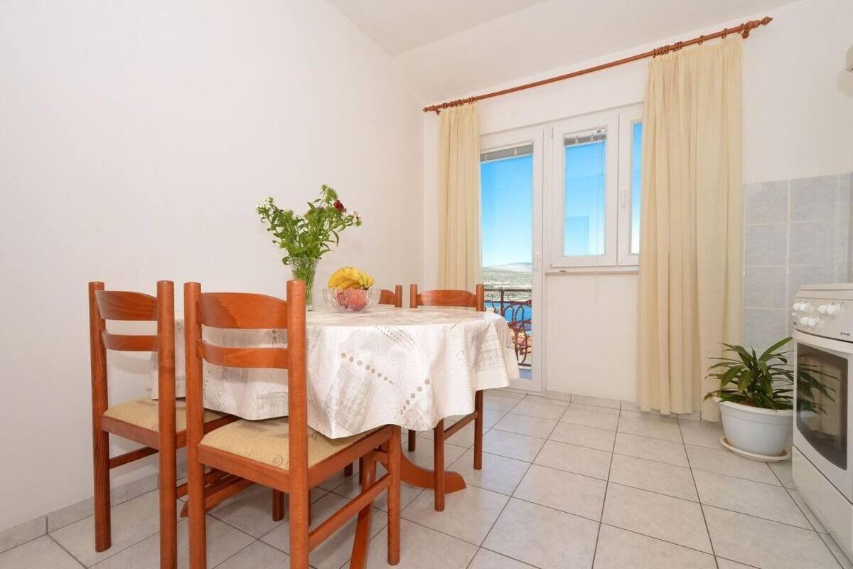 Apartments Sima Трогір Екстер'єр фото