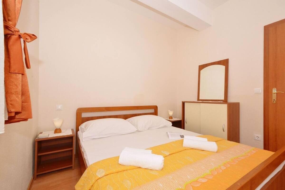 Apartments Sima Трогір Екстер'єр фото