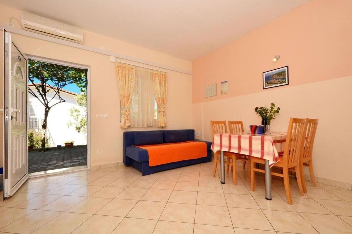 Apartments Sima Трогір Екстер'єр фото